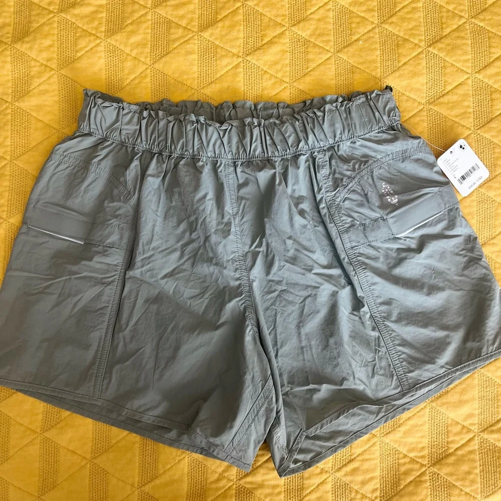 Free People FP Movement In The Wild Short Greyed Olive NWT - Picture 6 of 10